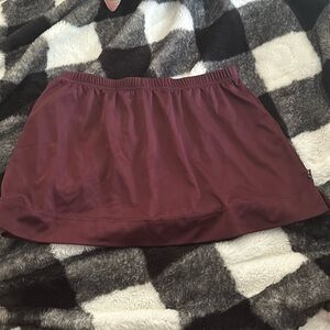 athletic burgundy colored skirt